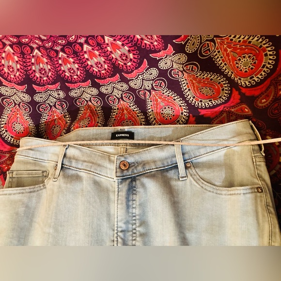 NWOT- Express Light Blue Women's Jeans - Picture 5 of 7